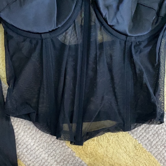 Shae Puff Top in Black Caviar
OW Intimates
XS 4 - Picture 6 of 7